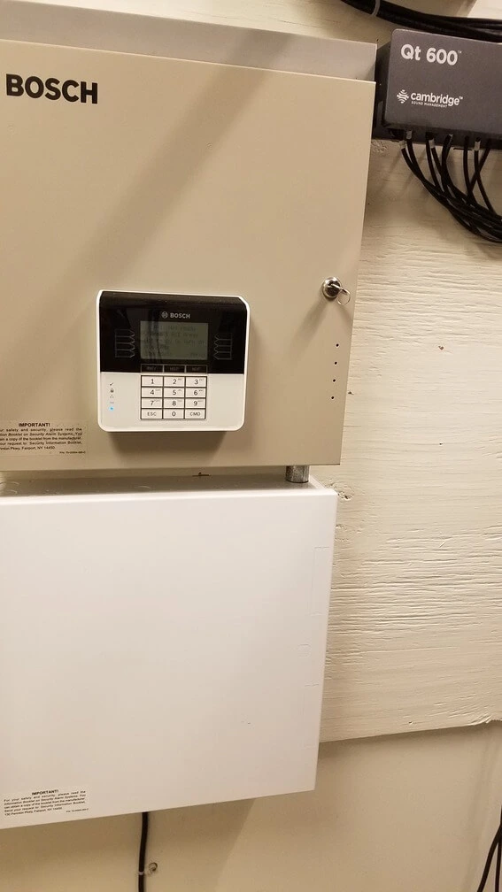 Professional Intrusion Detection Installation for Business Security hero image